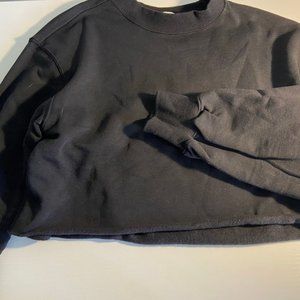 H&M Cropped Black Sweatshirt